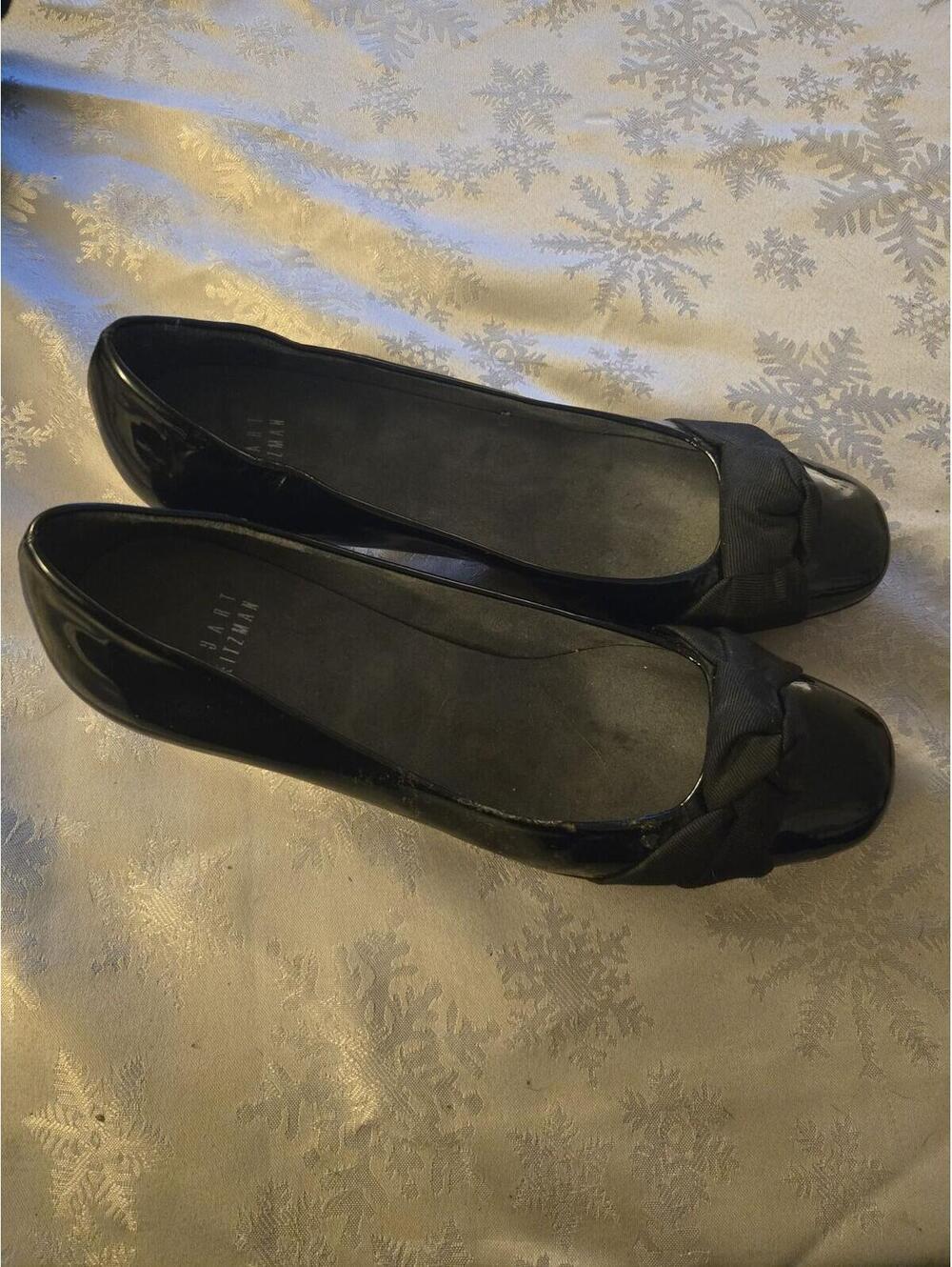Stuart Weitzman Black Patent Leather Bow Pumps Size 8M - Picture 3 of 5